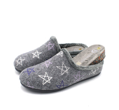 S4235_Grigio - Pantofole - Ciabatte da Donna Sabatini Chiuse Grigie con Plantare Estraibile e Ricamo Stelle
