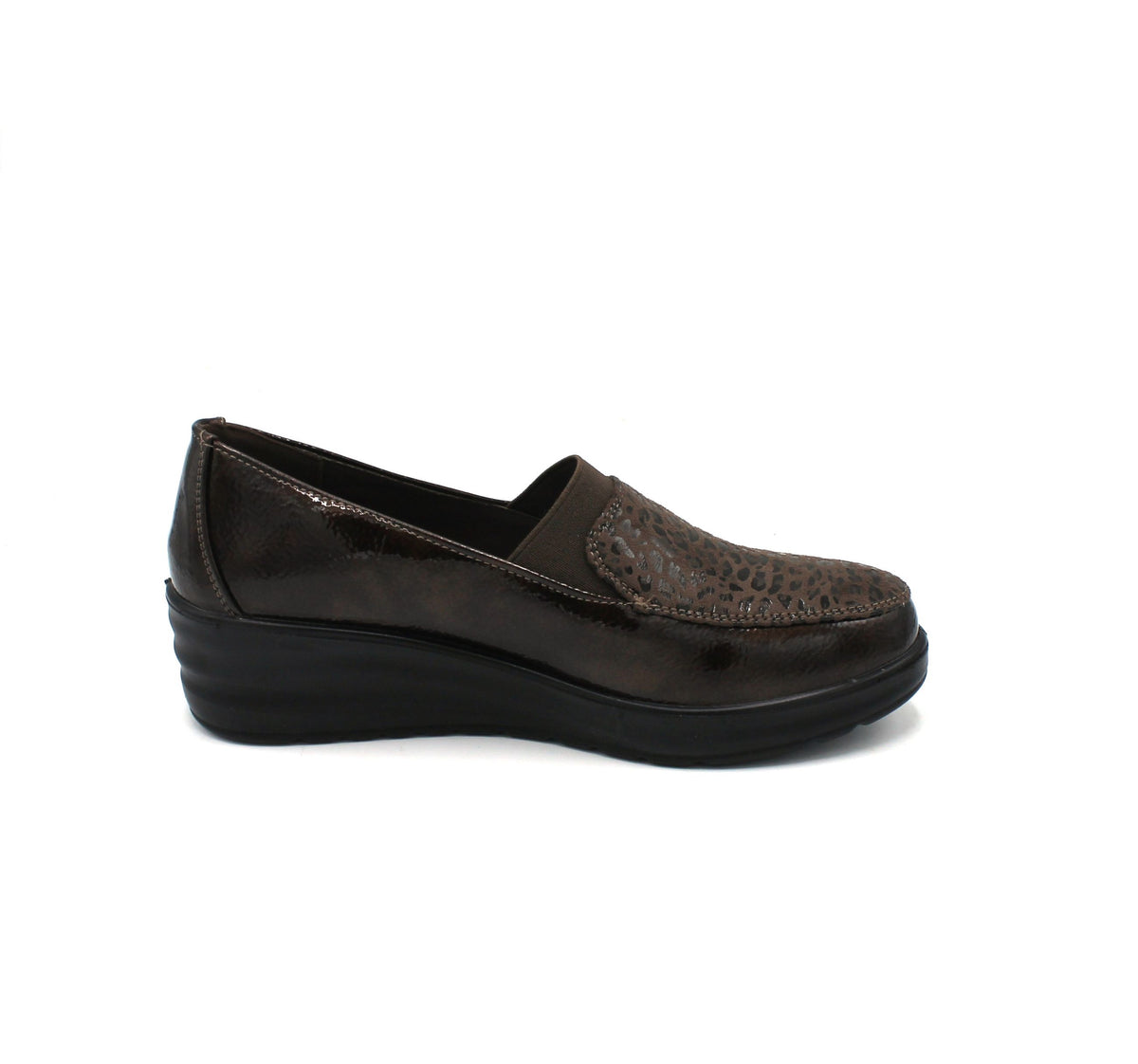 AMD31047_M - Mocassini - Scarpe da Donna Amarpies Comodi con Zeppa e Dettagli Animalier – Marrone